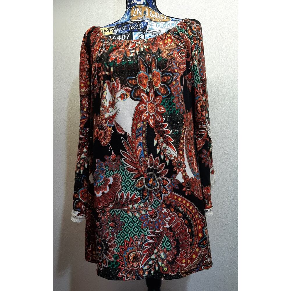WinWin Lace Trim Bell Sleeve Paisley Boho Tunic l Size: L-XL